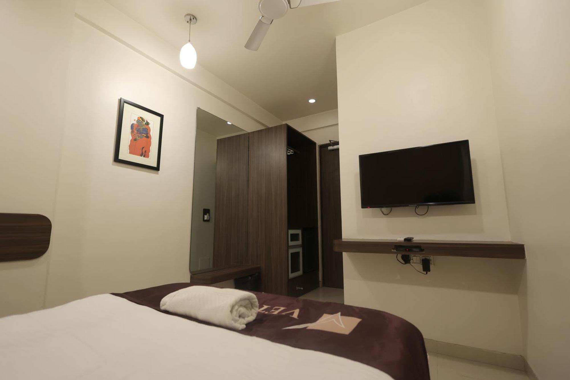 Hotel Vetro Inn Surat Eksteriør bilde